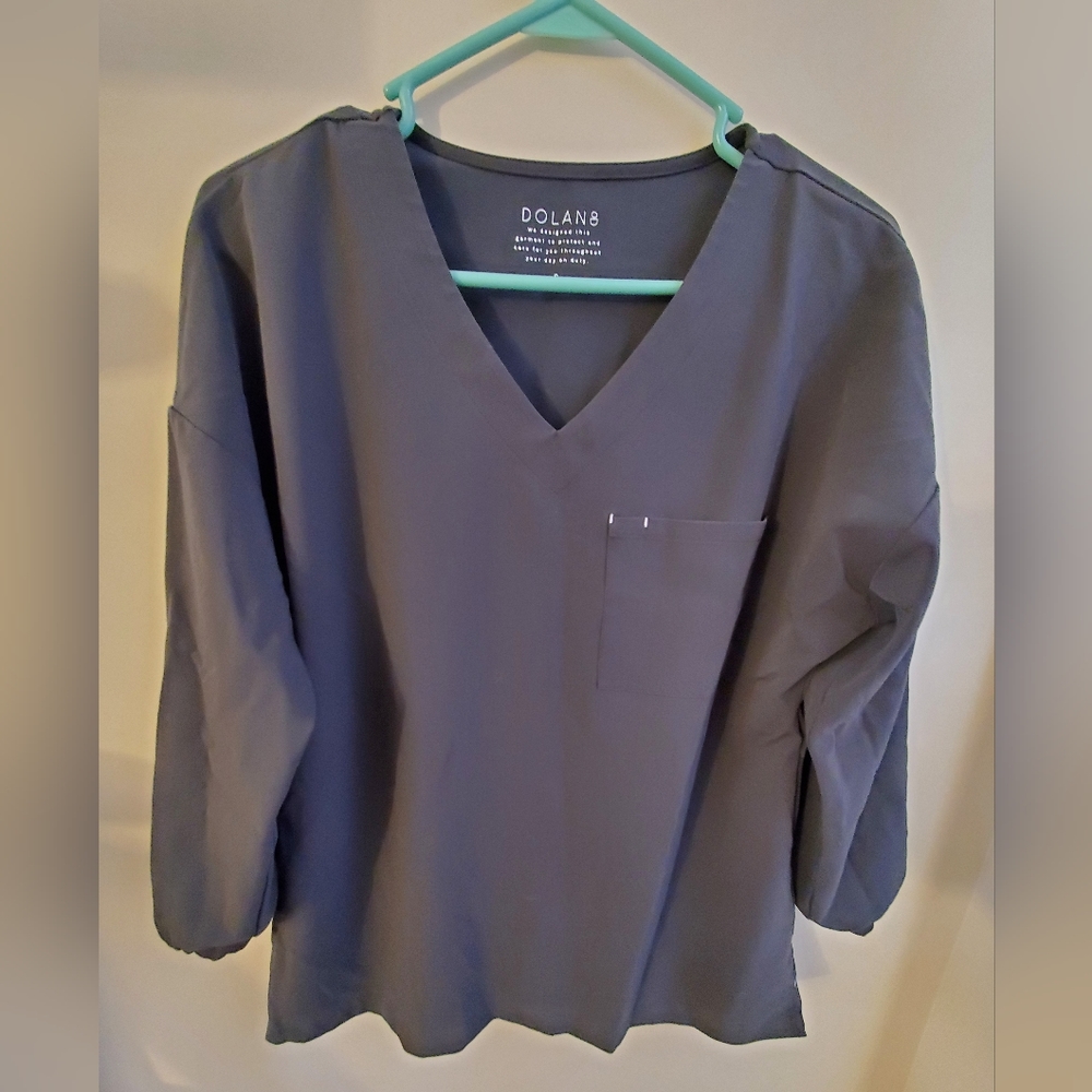 Dolan Solaire TLC  3/4 sleeve scrub top, sz small charcoal